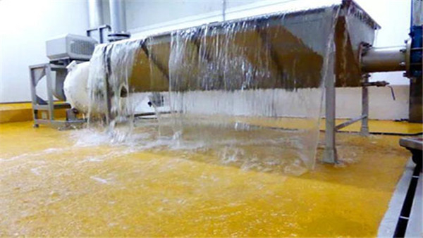 为什么水性聚氨酯砂浆自流平适合在奶制品加工车间中使用？