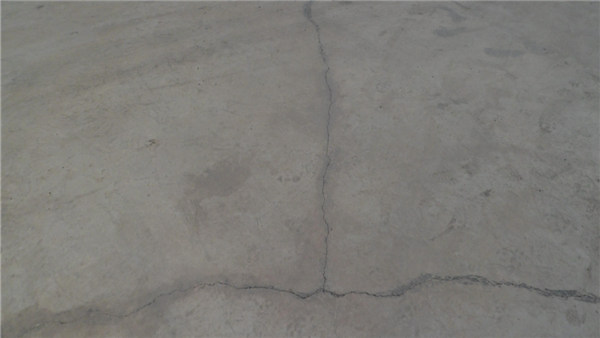 西卡聚氨酯砂浆自流平，拯救混凝土裂缝危机